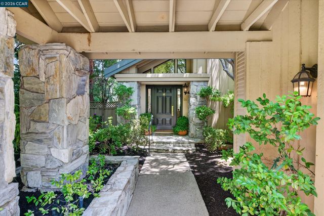 549 Buttonwood Dr, Danville, CA 94506