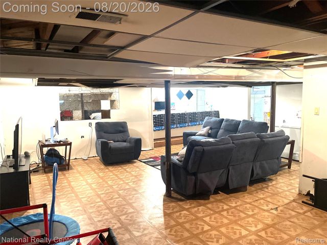 17691 Avon Avenue, Detroit, MI 48219