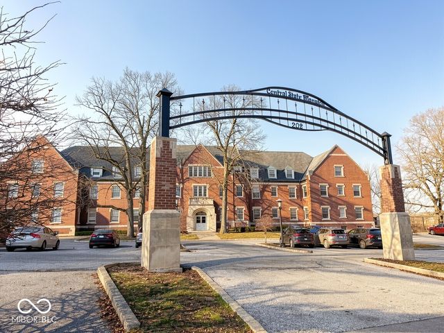 71 Steeples Boulevard, Indianapolis, IN 46222