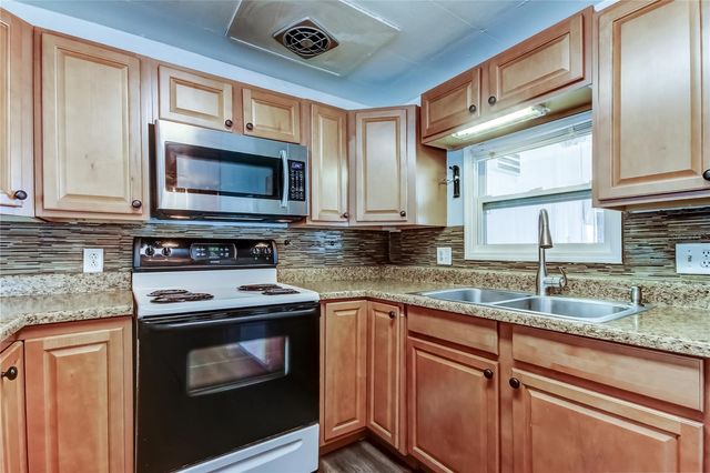 7 DRURY LANE, Tarpon Springs, FL 34689