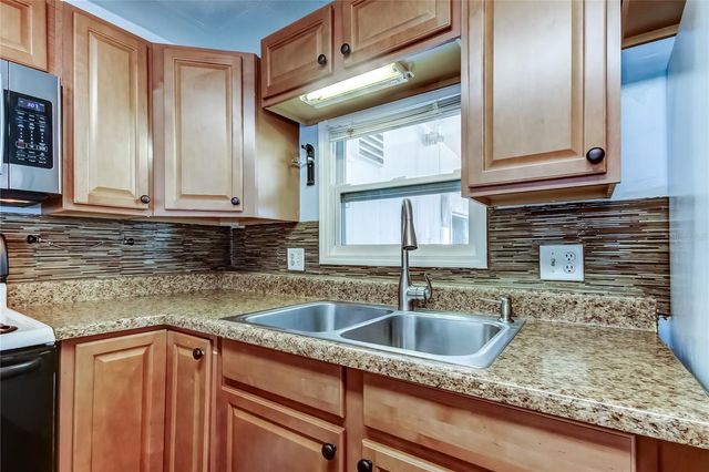 7 DRURY LANE, Tarpon Springs, FL 34689