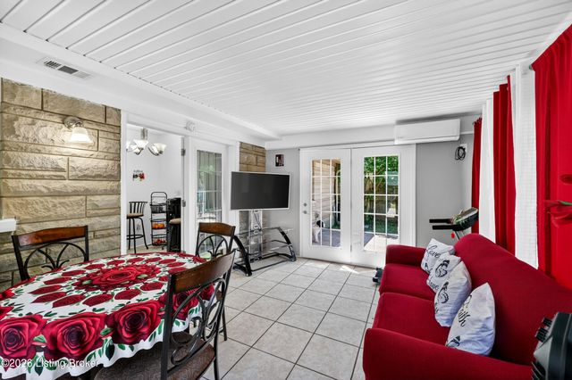 9510 Shoshone Way, Louisville, KY 40258