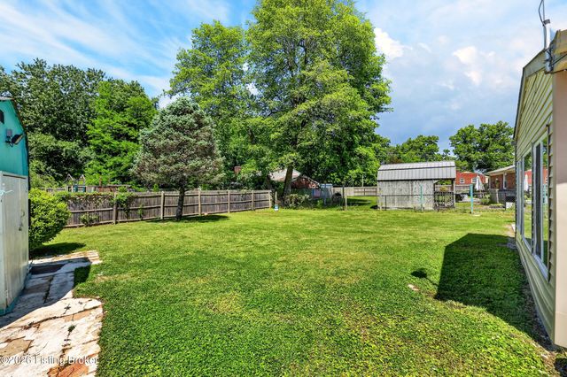 9510 Shoshone Way, Louisville, KY 40258