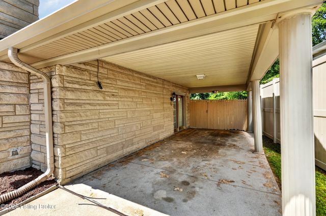 9510 Shoshone Way, Louisville, KY 40258