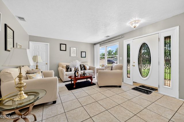 9510 Shoshone Way, Louisville, KY 40258