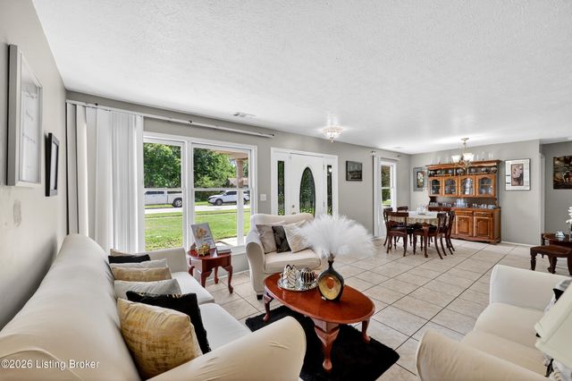 9510 Shoshone Way, Louisville, KY 40258
