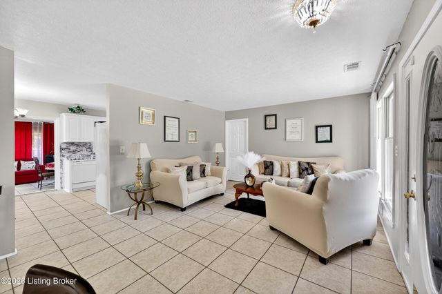 9510 Shoshone Way, Louisville, KY 40258