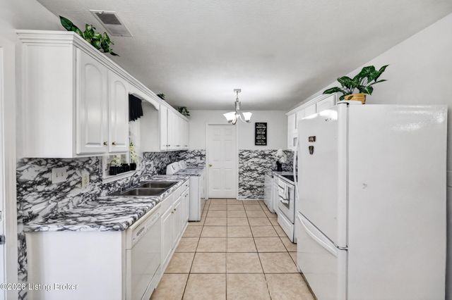 9510 Shoshone Way, Louisville, KY 40258