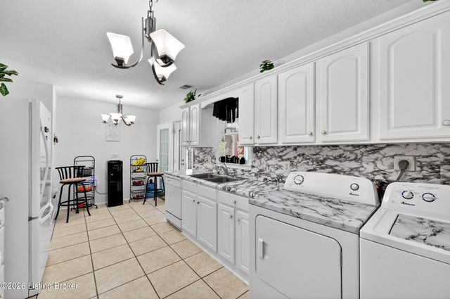 9510 Shoshone Way, Louisville, KY 40258