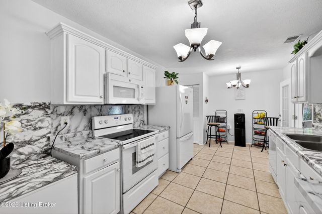 9510 Shoshone Way, Louisville, KY 40258