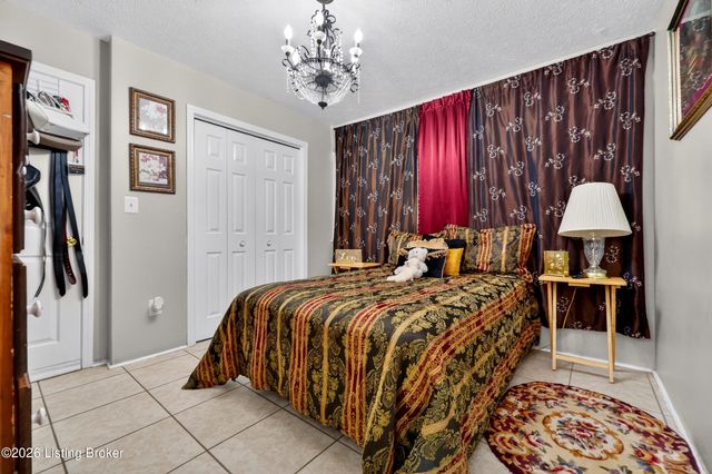 9510 Shoshone Way, Louisville, KY 40258