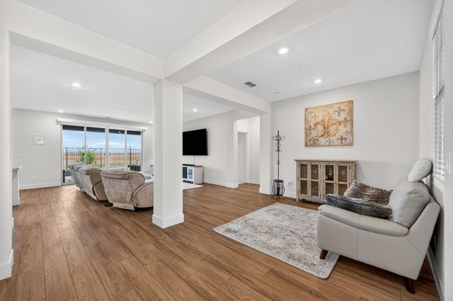 12913 Knightsbrook Ave, Rancho Cordova, CA 95742