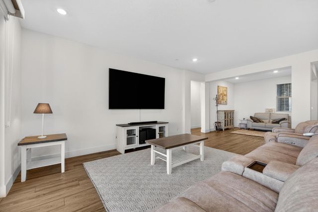 12913 Knightsbrook Ave, Rancho Cordova, CA 95742