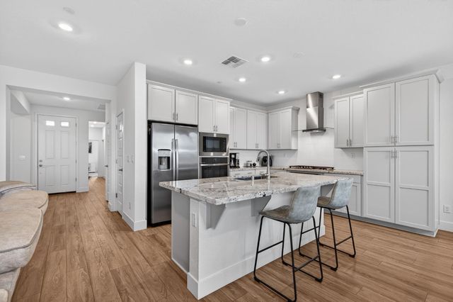 12913 Knightsbrook Ave, Rancho Cordova, CA 95742