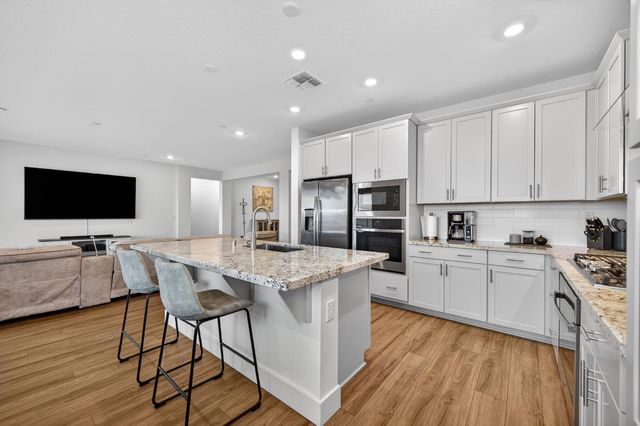 12913 Knightsbrook Ave, Rancho Cordova, CA 95742