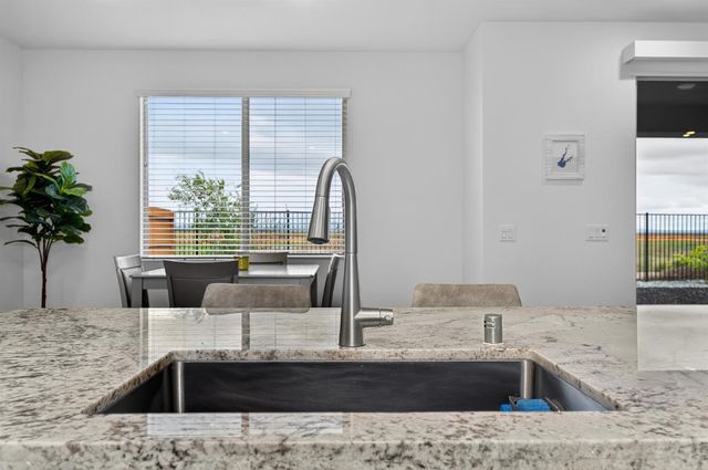 12913 Knightsbrook Ave, Rancho Cordova, CA 95742