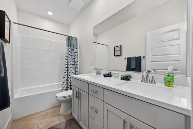 12913 Knightsbrook Ave, Rancho Cordova, CA 95742