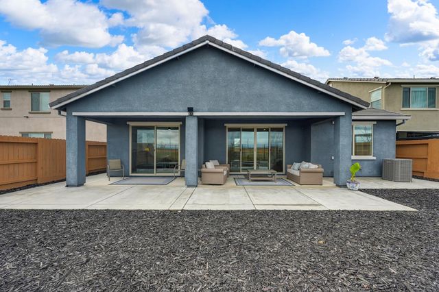 12913 Knightsbrook Ave, Rancho Cordova, CA 95742