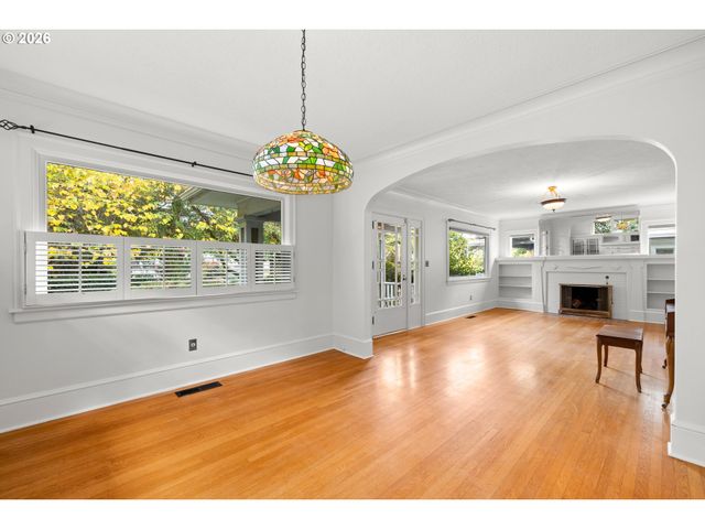 3704 N MASSACHUSETTS Ave, Portland, OR 97227