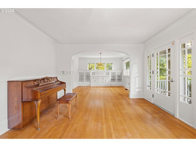 3704 N MASSACHUSETTS Ave, Portland, OR 97227