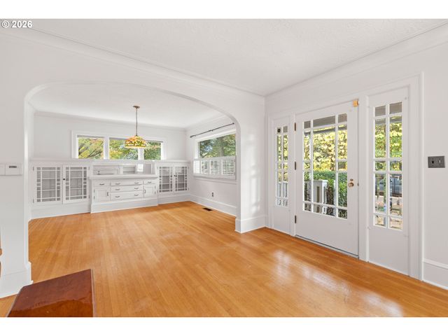 3704 N MASSACHUSETTS Ave, Portland, OR 97227