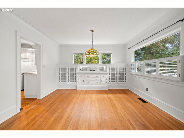 3704 N MASSACHUSETTS Ave, Portland, OR 97227