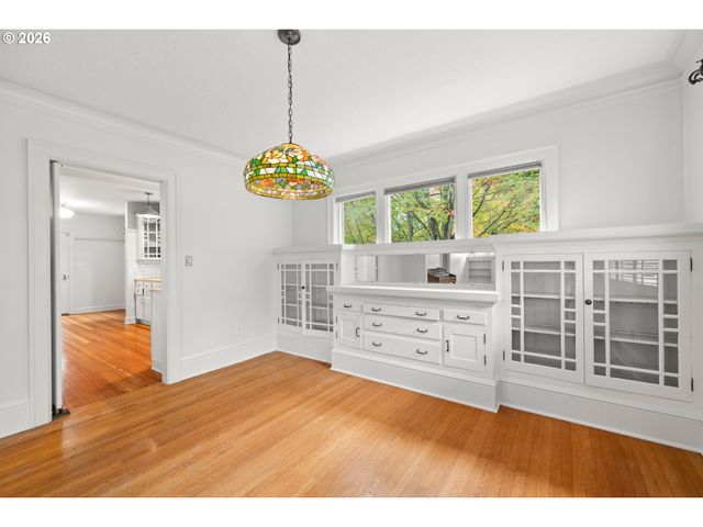 3704 N MASSACHUSETTS Ave, Portland, OR 97227