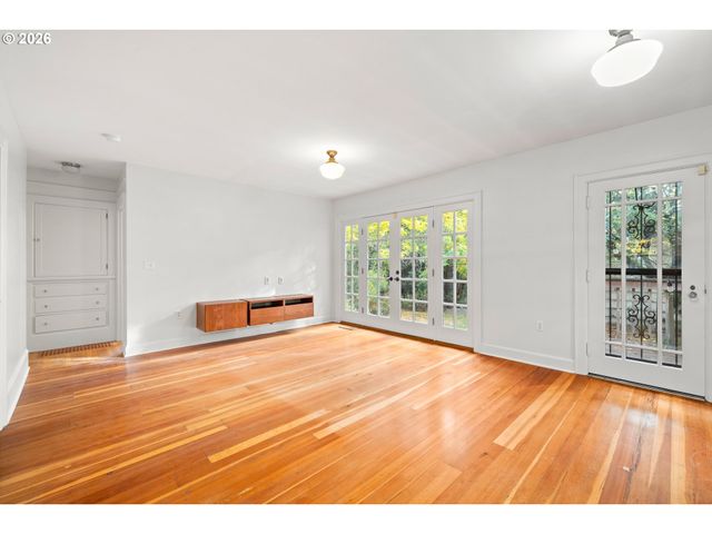 3704 N MASSACHUSETTS Ave, Portland, OR 97227