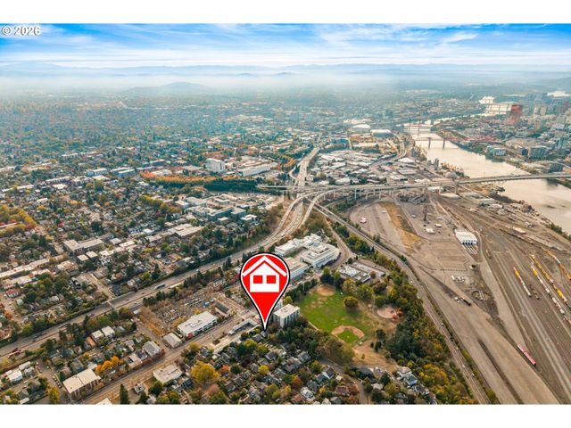 3704 N MASSACHUSETTS Ave, Portland, OR 97227