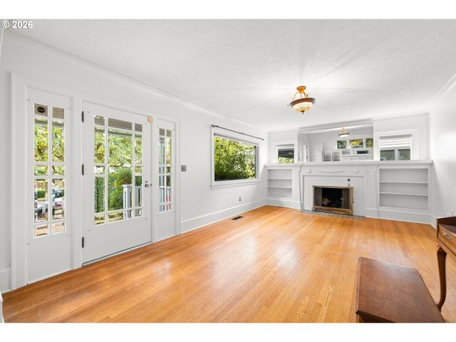 3704 N MASSACHUSETTS Ave, Portland, OR 97227