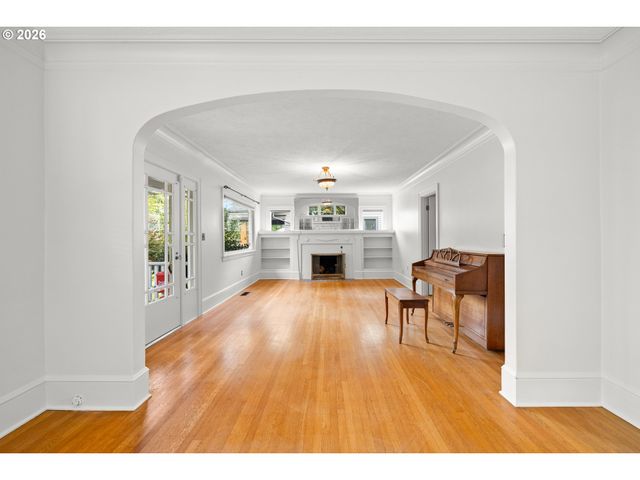 3704 N MASSACHUSETTS Ave, Portland, OR 97227