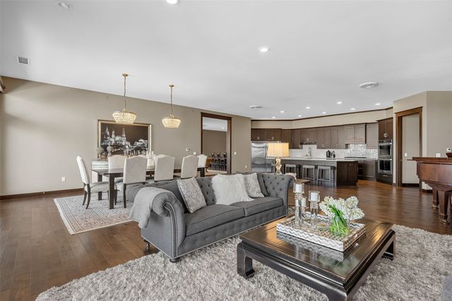 200 3rd Avenue SW 400, Cedar Rapids, IA 52404