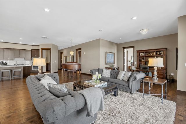 200 3rd Avenue SW 400, Cedar Rapids, IA 52404