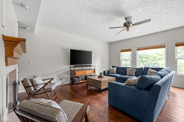 8753 Lily Court, Zionsville, IN 46077