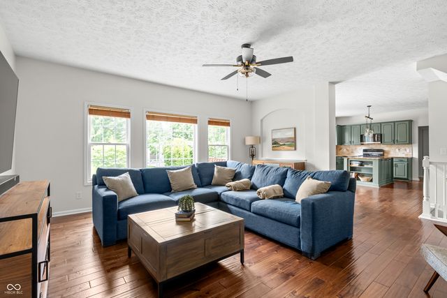 8753 Lily Court, Zionsville, IN 46077