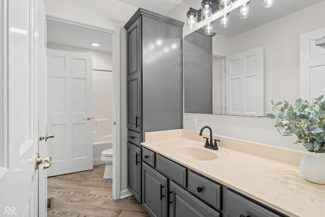 8753 Lily Court, Zionsville, IN 46077