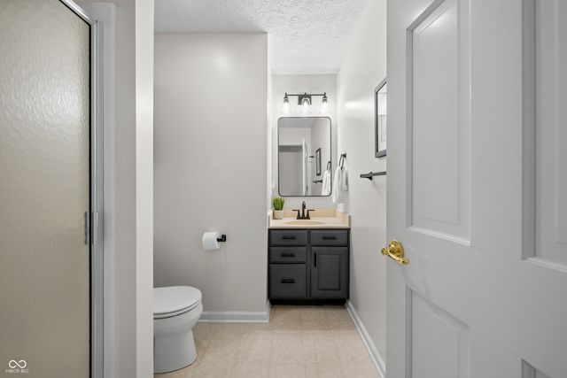 8753 Lily Court, Zionsville, IN 46077