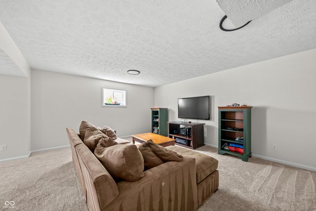 8753 Lily Court, Zionsville, IN 46077
