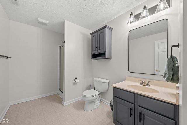 8753 Lily Court, Zionsville, IN 46077
