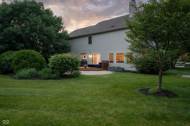 8753 Lily Court, Zionsville, IN 46077