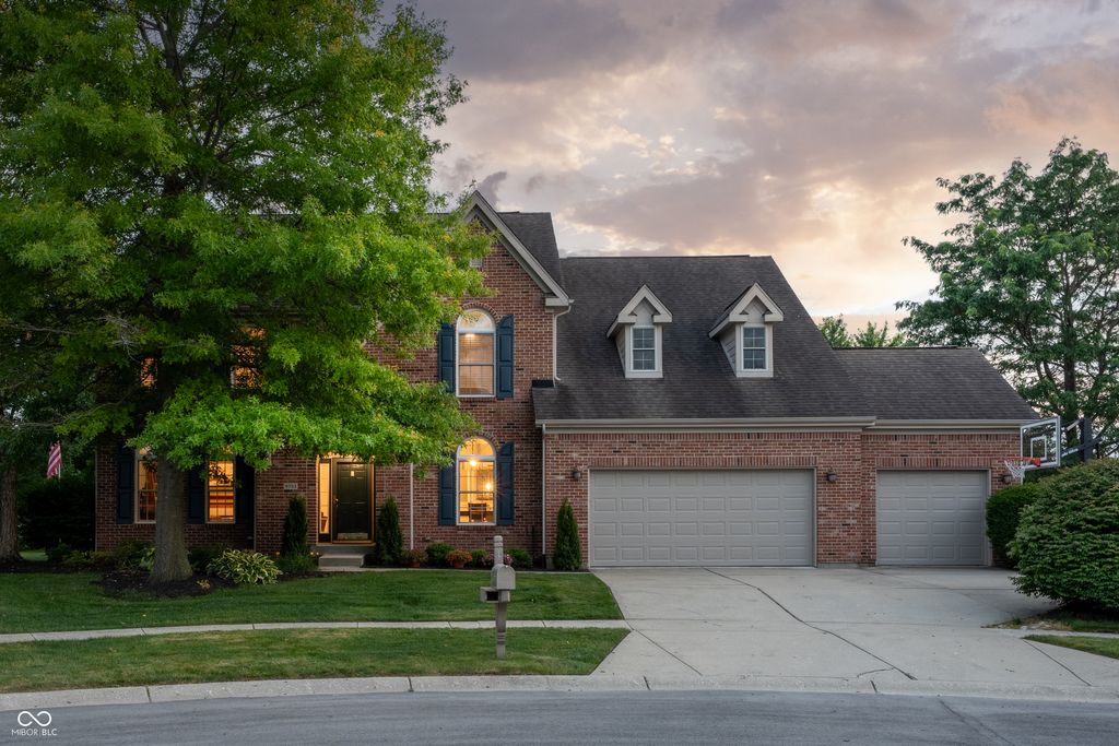 8753 Lily Court, Zionsville, IN 46077