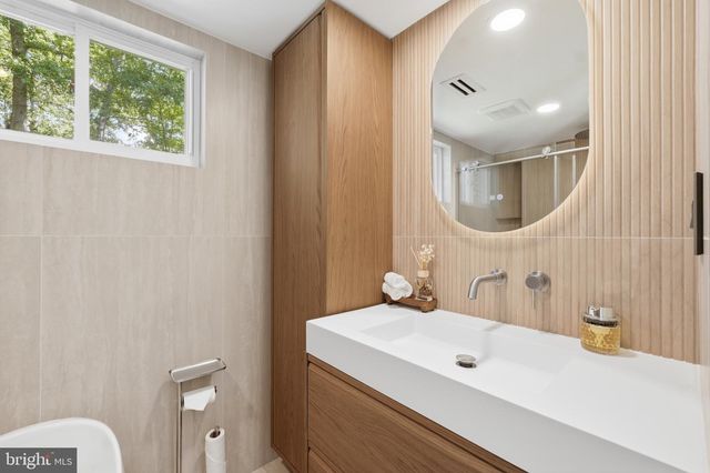 5617 HERSHEY LN, Alexandria, VA 22312