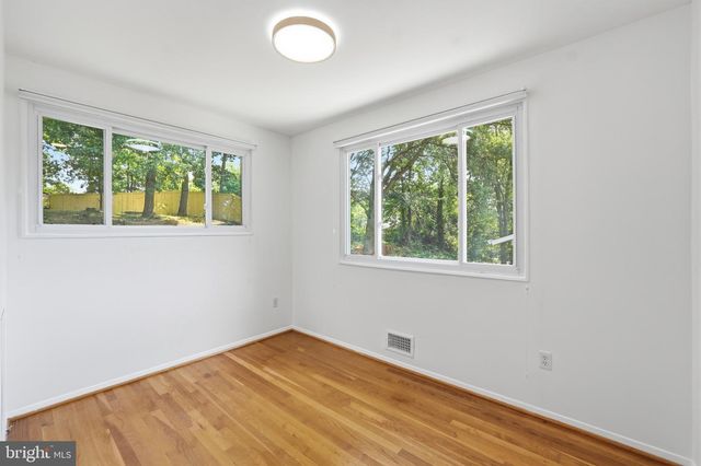 5617 HERSHEY LN, Alexandria, VA 22312