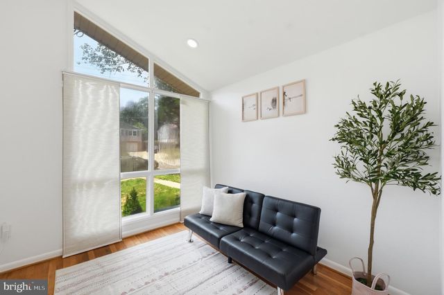 5617 HERSHEY LN, Alexandria, VA 22312