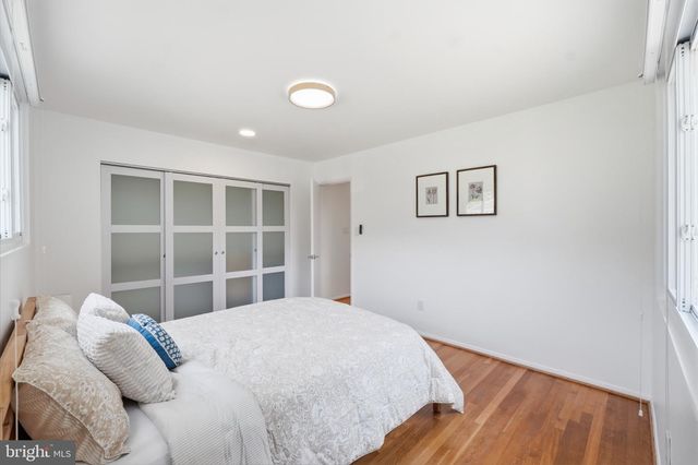 5617 HERSHEY LN, Alexandria, VA 22312