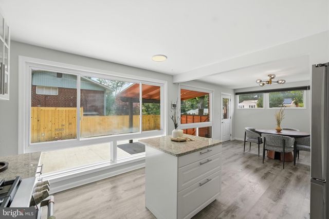 5617 HERSHEY LN, Alexandria, VA 22312
