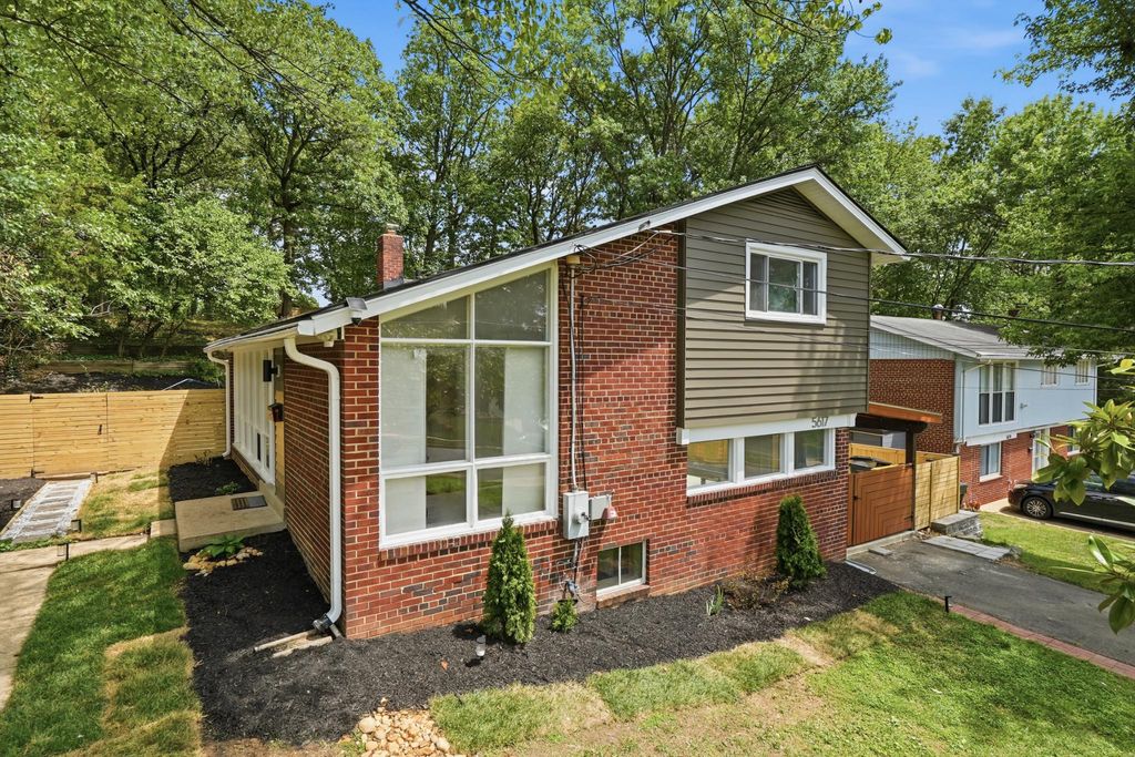 5617 HERSHEY LN, Alexandria, VA 22312