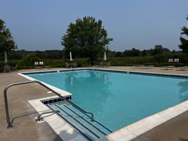 2219 Gray Oak Cove 37, Portage, MI 49024