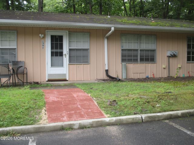 139 Farrington Court B, Lakewood, NJ 08701