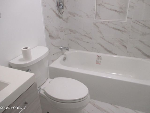 139 Farrington Court B, Lakewood, NJ 08701